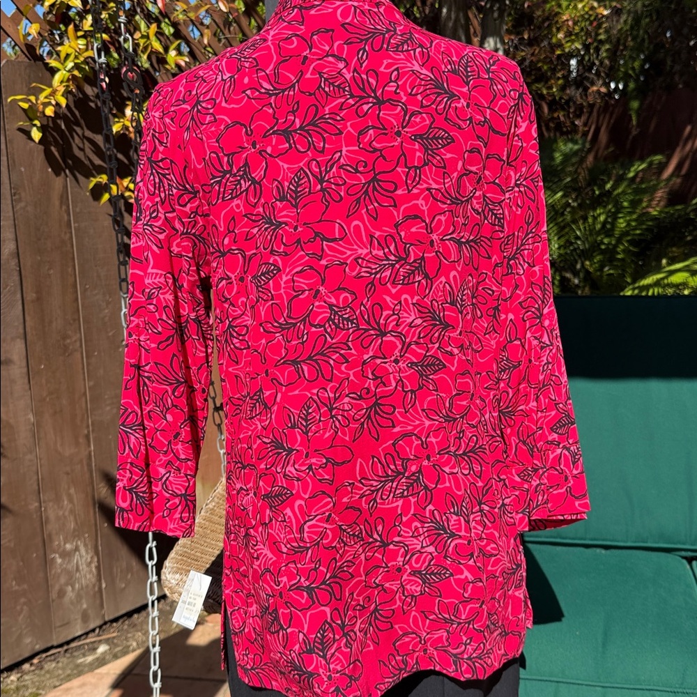 Blue Ginger Hawaiian Print 3/4 Sleeve Blouse - Picture 3 of 9